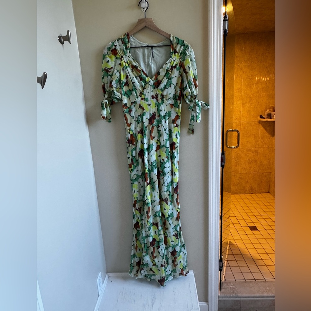 By Anthropologie short sleeve v neck slip midi Dress - Picture 5 of 10